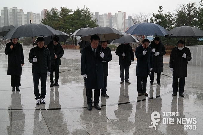 조대현 예비후보자 현충탑에서