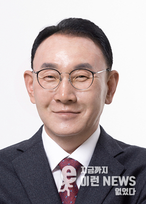 국회의원 무소속 출마 포기 선언을 한 안성시 이영찬 전 후보