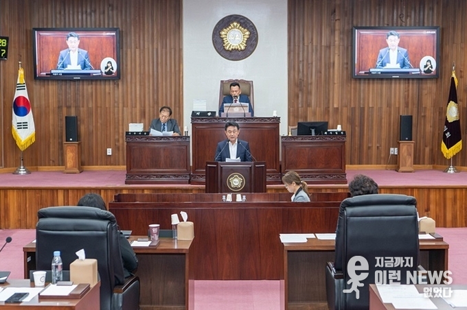 여주시 이충우 시장 제70회 여주시의회 제1차 정례회에서...(제공=여주시)
