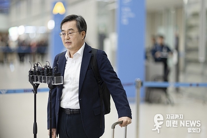지난 24일 인천국제공항 제2터미널 입국장 A출구에서 김동연 지사(경기도 제공)