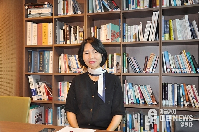 화성특례시의회 더불어민주당 가선거구 최은희 의원 인터뷰 중(사진=이런뉴스)