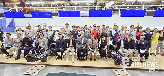 2025년 제1회 경기도지사배 전국장애인볼링대회 단체 기념 촬영(경기도장애인체육회 제공)