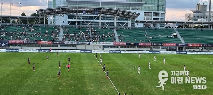 청주종합운동장 K리그2 제25라운드 화성과 청주 뜨거운 현장(사진=이런뉴스)