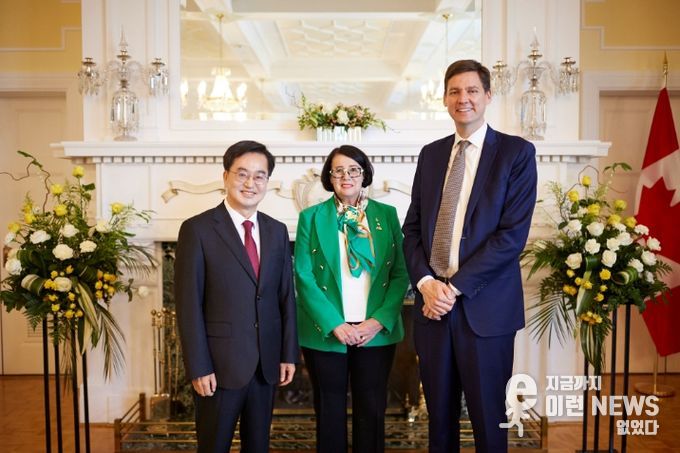 BC주 재넷 오스틴 총독, 데이비드 이비 수상 면담 사진