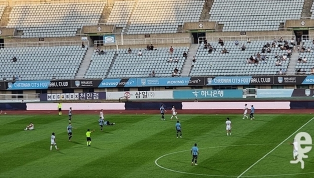 화성FC K리그2 제30라운드 13위 천안시티FC 원정전 후반 추가시간 골 넣으며 7연속 무패
