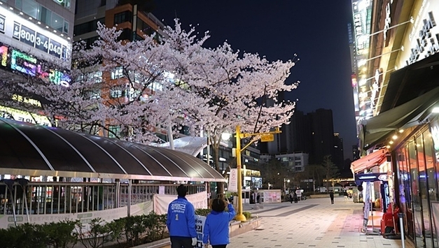 “내 아내라서 고맙습니다”…정명근, 선거 현장 뒤편의 진심