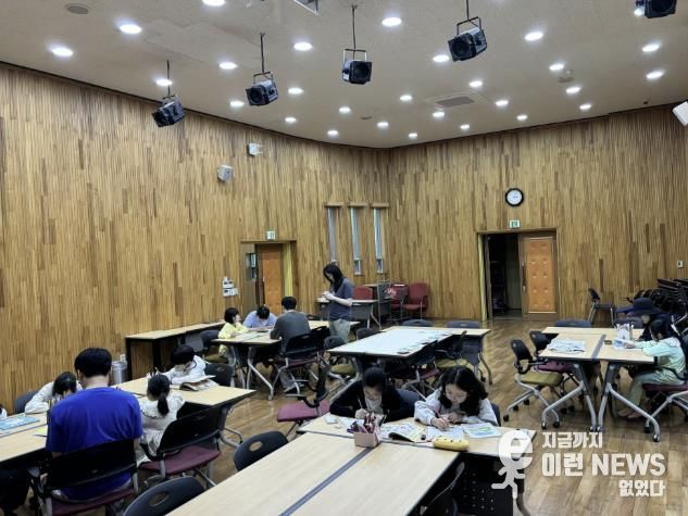 청년 행정체험 연수생이 직접 진행한‘창의쑥쑥 그림책 놀이’프로그램