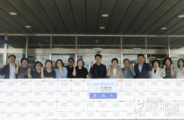 수원시 권선구 지역사회보장협의체, 김치 및 삼계탕 나눔 전달식 가져