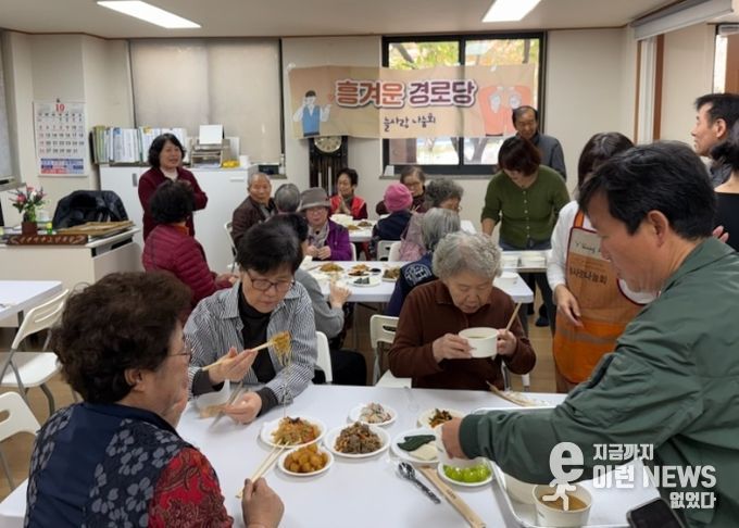 수원시 영통구 늘사랑나눔회, 영통3동‘흥겨운 경로당’어르신들 식사 대접