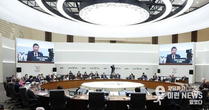 31일 오전 '제32차 APEC 경제체 지도자회의' 제1세션에서 연설 중인 시 주석. (사진/신화통신)