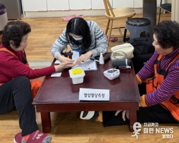 단원보건소 대부보건지소에서 대부도 경로당으로 찾아가는 이동 보건지소를 운영하고 있다.