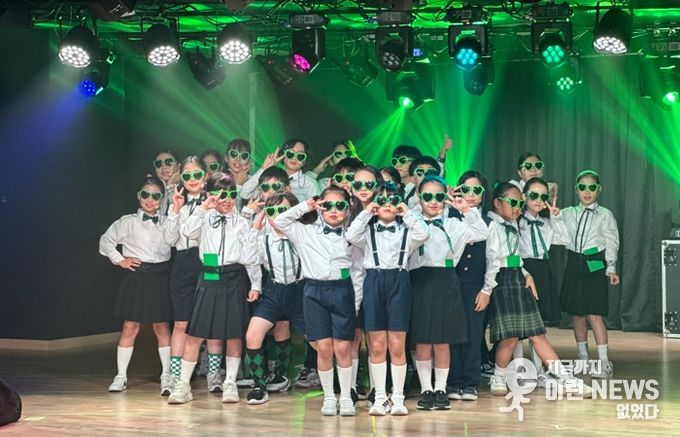 용인특례시는 지난 8일 용인상상의숲 공연놀이터에서 드림스타트 아동들이 뮤지컬 ‘2025 드림플라이' 공연을 했다고 밝혔다