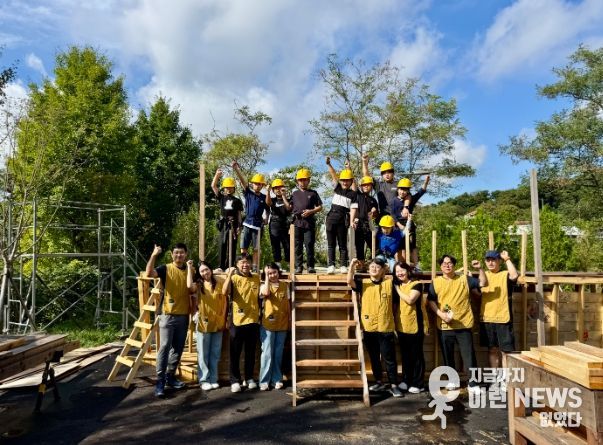 바닷가 나무 보물섬 보물선