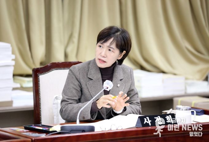수원특례시의회 보건복지위원회 부위원장 사정희 의원