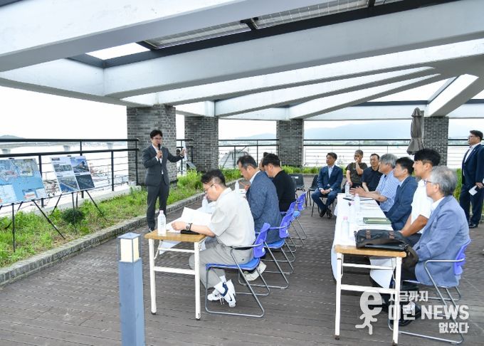 김포시는 해양하천과로 조직을 정비하고 대명항 활성화 TF를 운영하는 한편, 현장평가에 김병수 시장이 직접 나서 브리핑하는 등 꾸준한 노력으로 대명항 국가어항 예비대상항 지정 결실을 이뤘다. 국가어항 신규지정 예비대상항 해양수산부 현장심사사진