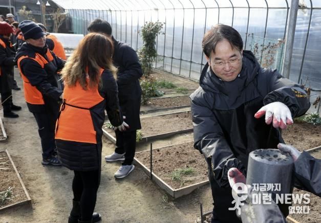 지난해 12월 열린 고양시자원봉사센터 사랑의 연탄 나눔 행사