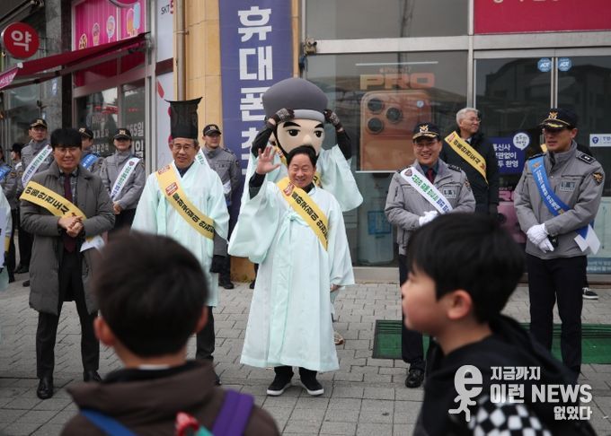 남양주시 다산2동에서 펼쳐진 민·관·경·학 아동 안전 캠페인 …정약용·포돌이 총출동