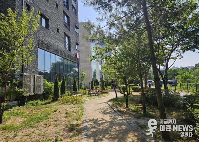 민락천변 쌈지공원 오솔길 및 쉼터