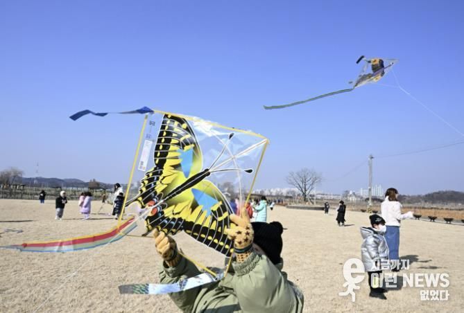 시흥시 연꽃테마파크 겨울 하늘에 띄우는 전통 연, '호조벌 연날리기 체험' 운영