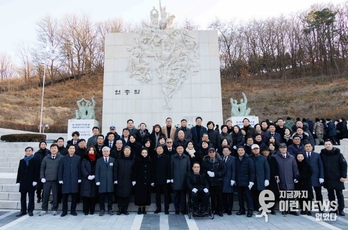 김병전 의장, 현충탑 참배로 새해 일정 시작