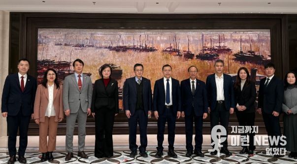 부천시 대표단은 5일 하얼빈 양수펑 부시장과 오찬 간담회 후 기념사진을 촬영했다.