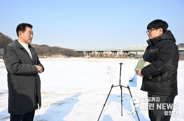 김동근 시장이 1월 14일 캠프 잭슨에서 현장 점검을 하고 있다.