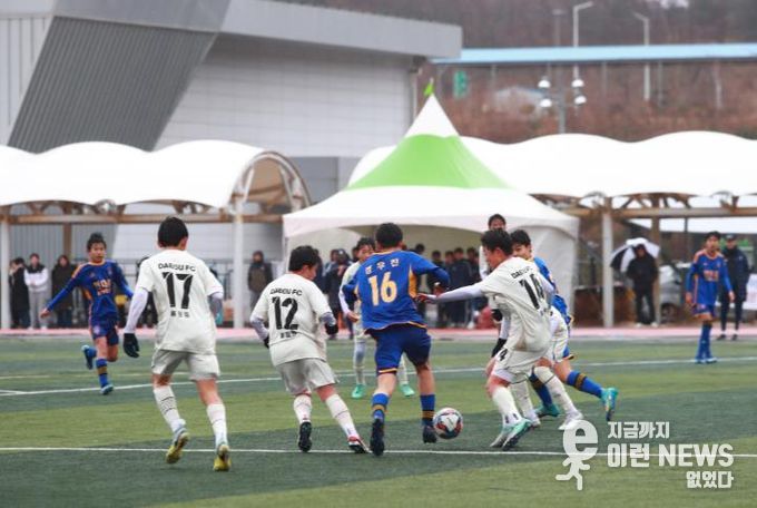 2025년 열린 울진금강송 춘계 중등 축구대회 경기 모습