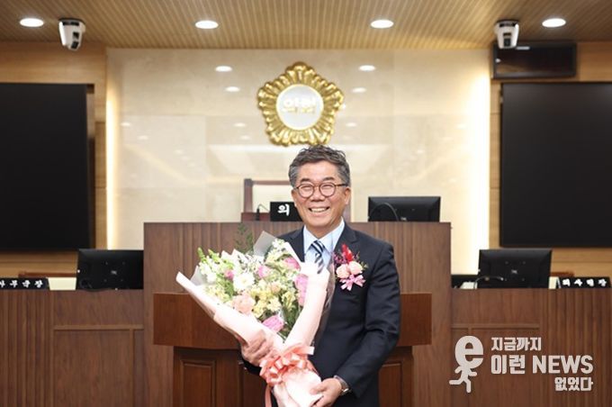 제9대 평택시의회 보궐선거로 당선된 이윤하 의장